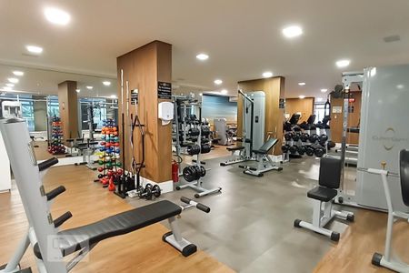 Apartamento à venda com 168m², 3 quartos e 3 vagas Apartamento à venda com 168m², 3 quartos e 3 vagasÁrea comum - Academia