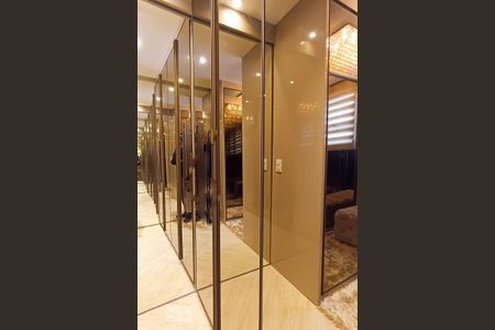 Apartamento à venda com 168m², 3 quartos e 3 vagas Apartamento à venda com 168m², 3 quartos e 3 vagasCloset suíte master