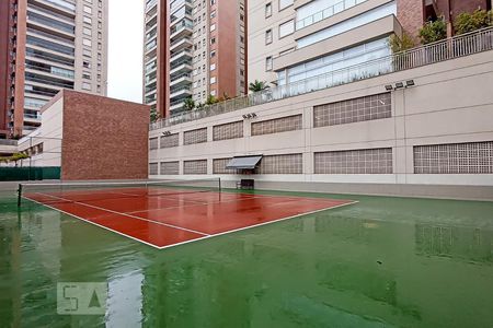 Apartamento à venda com 168m², 3 quartos e 3 vagas Apartamento à venda com 168m², 3 quartos e 3 vagasQuadra de tênis