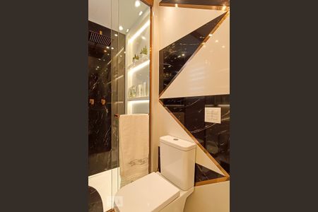 Apartamento à venda com 168m², 3 quartos e 3 vagas Apartamento à venda com 168m², 3 quartos e 3 vagasBanheiro suíte master