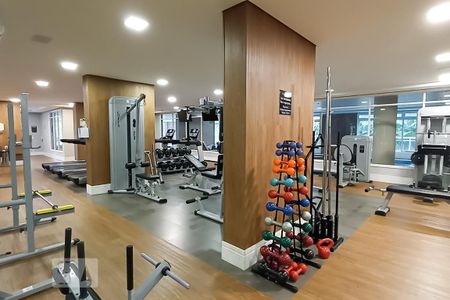 Apartamento à venda com 168m², 3 quartos e 3 vagas Apartamento à venda com 168m², 3 quartos e 3 vagasÁrea comum - Academia