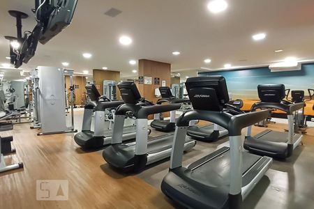Apartamento à venda com 168m², 3 quartos e 3 vagas Apartamento à venda com 168m², 3 quartos e 3 vagasÁrea comum - Academia