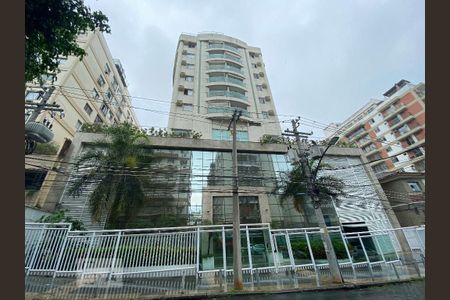 Apartamento à venda com 60m², 2 quartos e 1 vaga Apartamento à venda com 60m², 2 quartos e 1 vagaFachada
