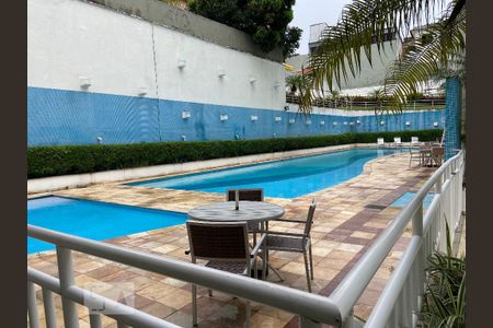 Apartamento à venda com 60m², 2 quartos e 1 vaga Apartamento à venda com 60m², 2 quartos e 1 vagaÁrea comum - Piscina