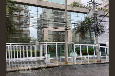 Apartamento à venda com 60m², 2 quartos e 1 vaga Apartamento à venda com 60m², 2 quartos e 1 vagaFachada