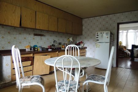 Casa à venda com 645m², 4 quartos e 5 vagasCozinha 