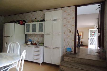 Casa à venda com 645m², 4 quartos e 5 vagasCozinha 