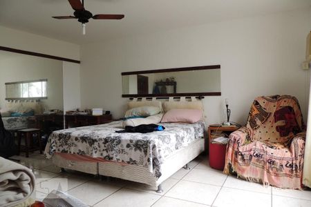 Casa à venda com 645m², 4 quartos e 5 vagasQuarto 4 - Suíte