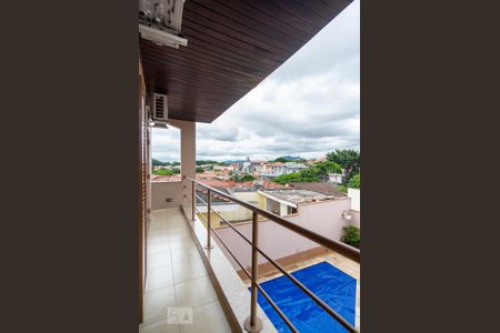 Casa à venda com 351m², 4 quartos e 4 vagasVaranda