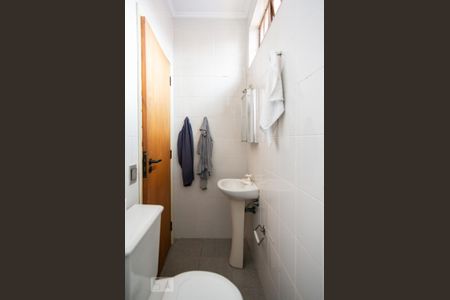 Casa à venda com 351m², 4 quartos e 4 vagasBanheiro de Serviço