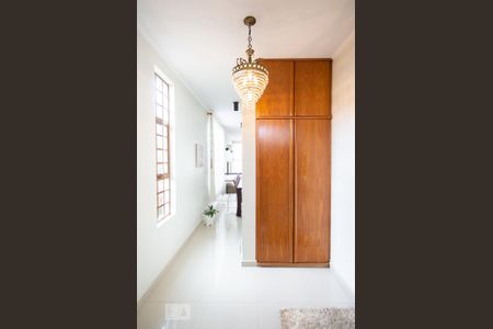 Casa à venda com 351m², 4 quartos e 4 vagasCorredor