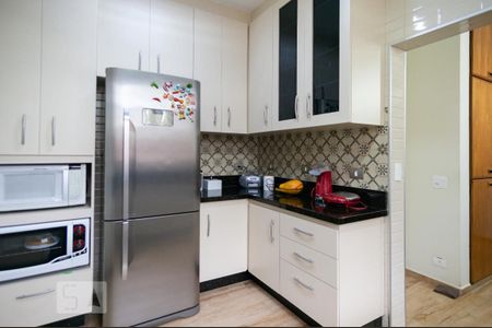 Casa à venda com 351m², 4 quartos e 4 vagasCozinha