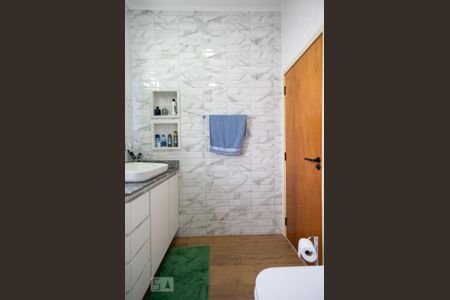 Casa à venda com 351m², 4 quartos e 4 vagasBanheiro