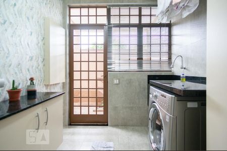 Casa à venda com 351m², 4 quartos e 4 vagasÁrea de Serviço