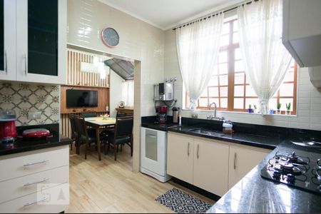 Casa à venda com 351m², 4 quartos e 4 vagasCozinha