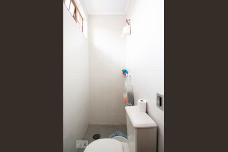 Casa à venda com 351m², 4 quartos e 4 vagasBanheiro de Serviço