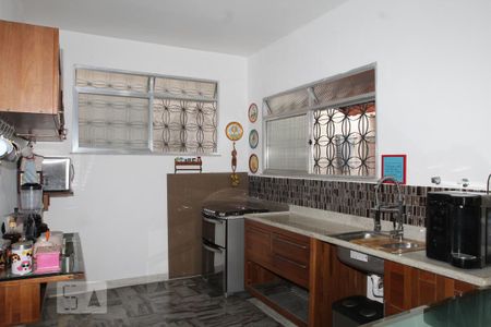 Casa à venda com 233m², 4 quartos e 1 vagaCozinha