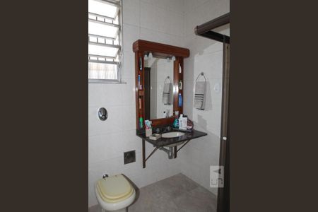 Casa à venda com 233m², 4 quartos e 1 vagaBanheiro 2