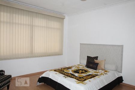 Casa à venda com 233m², 4 quartos e 1 vagaQuarto 1