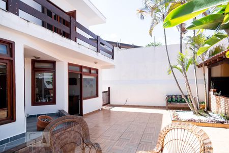 Casa para alugar com 315m², 4 quartos e 5 vagas Casa para alugar com 315m², 4 quartos e 5 vagasÁrea Externa