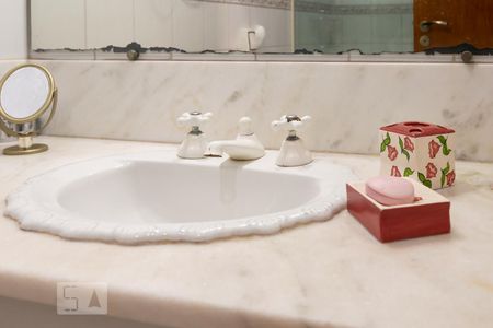 Casa para alugar com 315m², 4 quartos e 5 vagas Casa para alugar com 315m², 4 quartos e 5 vagasBanheiro Quarto 3 - Suíte