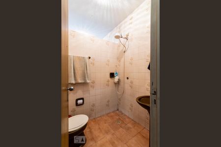 Casa à venda com 252m², 3 quartos e 5 vagasBanheiro social