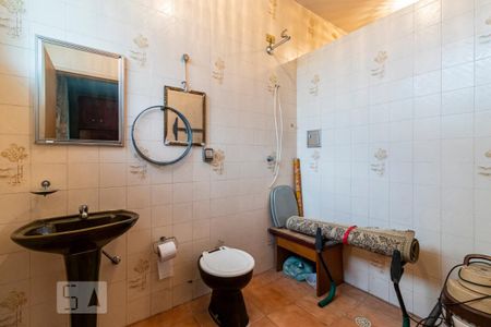 Casa à venda com 252m², 3 quartos e 5 vagasBanheiro da Suíte