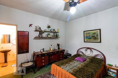 Casa à venda com 252m², 3 quartos e 5 vagasQuarto 2 - Suíte