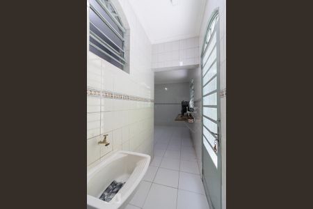 Casa à venda com 200m², 6 quartos e 1 vagaCasa 1 - área de serviço