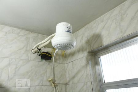 Casa à venda com 90m², 3 quartos e sem vagaChuveiro