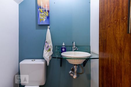 Casa à venda com 260m², 2 quartos e 3 vagas Casa à venda com 260m², 2 quartos e 3 vagasLavabo Churrasqueira