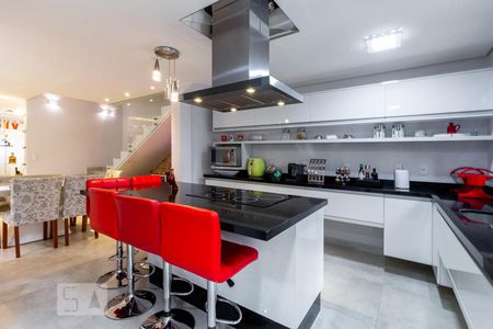 Casa à venda com 260m², 2 quartos e 3 vagas Casa à venda com 260m², 2 quartos e 3 vagasCozinha