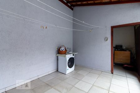 Casa à venda com 260m², 2 quartos e 3 vagas Casa à venda com 260m², 2 quartos e 3 vagasÁrea de Serviço