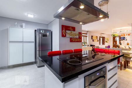 Casa à venda com 260m², 2 quartos e 3 vagas Casa à venda com 260m², 2 quartos e 3 vagasCozinha