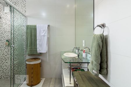 Casa à venda com 260m², 2 quartos e 3 vagas Casa à venda com 260m², 2 quartos e 3 vagasBanheiro Suite 1