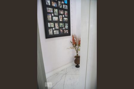 Apartamento à venda com 135m², 3 quartos e 2 vagas Apartamento à venda com 135m², 3 quartos e 2 vagasBanheiro Corredor