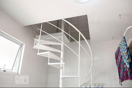 Casa à venda com 190m², 3 quartos e 5 vagasEscada