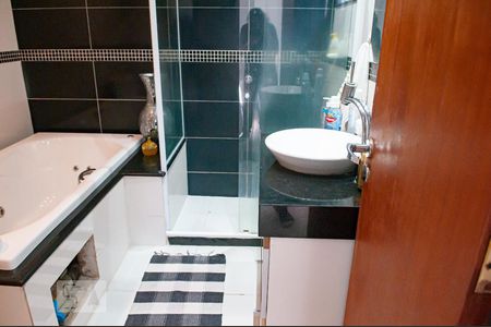 Casa à venda com 190m², 3 quartos e 5 vagasBanheiro da Suíte