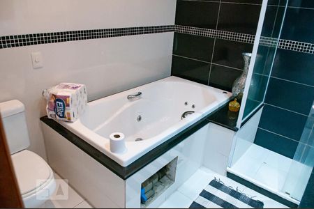 Casa à venda com 190m², 3 quartos e 5 vagasBanheiro da Suíte