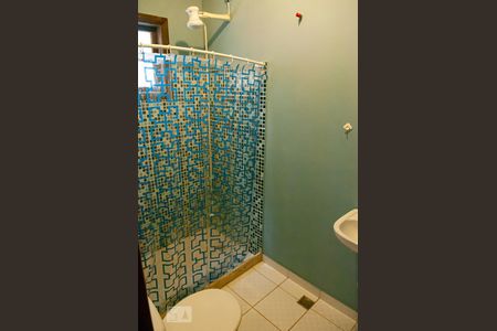 Casa à venda com 190m², 3 quartos e 5 vagasBanheiro da Suíte 2