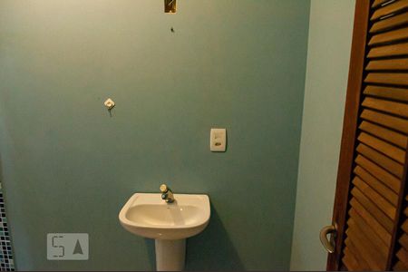 Casa à venda com 190m², 3 quartos e 5 vagasBanheiro da Suíte 2