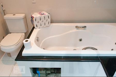 Casa à venda com 190m², 3 quartos e 5 vagasBanheiro da Suíte