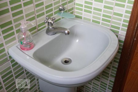 Lavabo de casa para alugar com 3 quartos, 176m² em Vila Mesquita, São Paulo