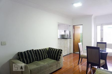Sala de casa para alugar com 3 quartos, 176m² em Vila Mesquita, São Paulo