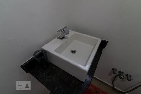 Casa à venda com 238m², 5 quartos e 3 vagas Casa à venda com 238m², 5 quartos e 3 vagasBanheiro 1