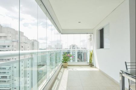 Apartamento à venda com 76m², 2 quartos e 1 vagaVaranda