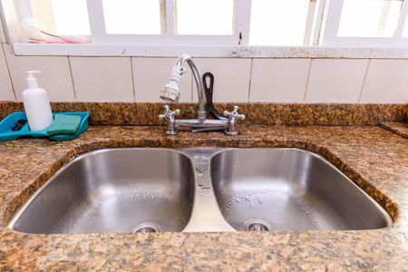 Casa à venda com 370m², 3 quartos e 3 vagas Casa à venda com 370m², 3 quartos e 3 vagasCozinha