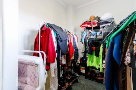 Casa à venda com 370m², 3 quartos e 3 vagas Casa à venda com 370m², 3 quartos e 3 vagasCloset da Suíte