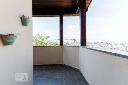 Casa à venda com 370m², 3 quartos e 3 vagas Casa à venda com 370m², 3 quartos e 3 vagasSacada 2