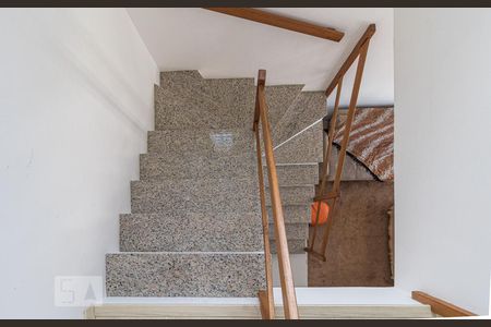 Casa para alugar com 130m², 2 quartos e 1 vagaEscada